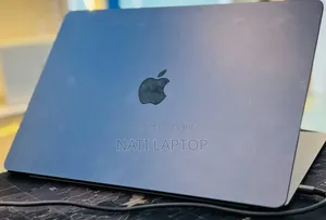 New Laptop Apple MacBook Air 2024 M3 8GB Apple M3 SSD 256GB