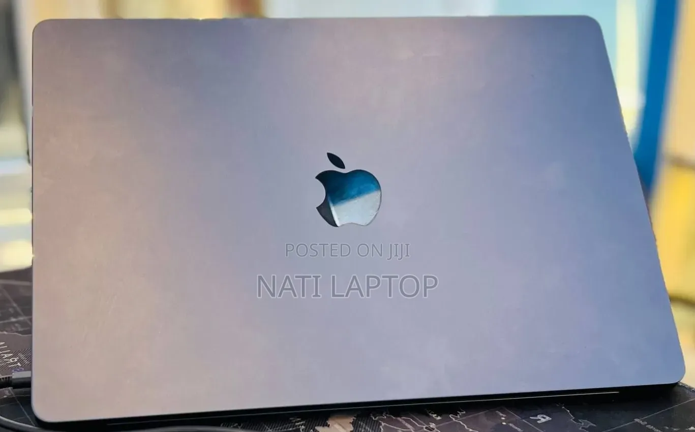 New Laptop Apple MacBook Air 2024 M3 8GB Apple M3 SSD 256GB