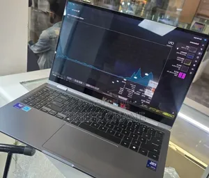 New Laptop Samsung NP900X3E 16GB Intel Core i7 SSD 512GB