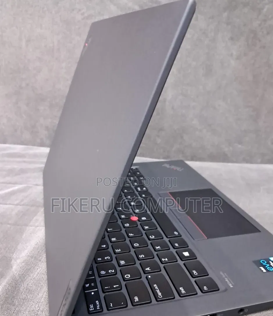 New Laptop Lenovo ThinkPad T14s Gen 2 16GB Intel Core i5 SSD 512GB