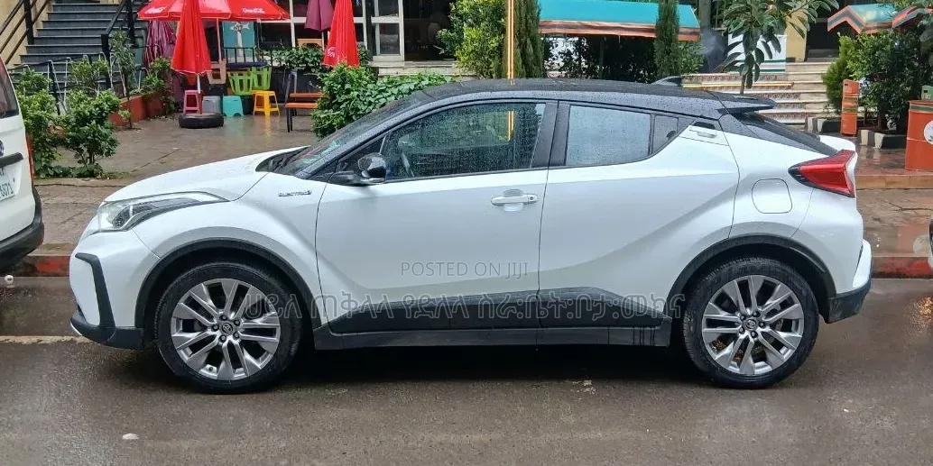 Toyota C-HR 2023 White