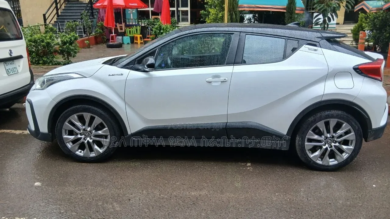 Toyota C-HR 2023 White