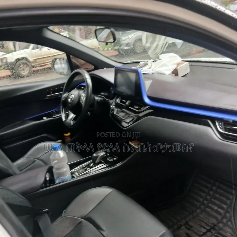 Toyota C-HR 2023 White