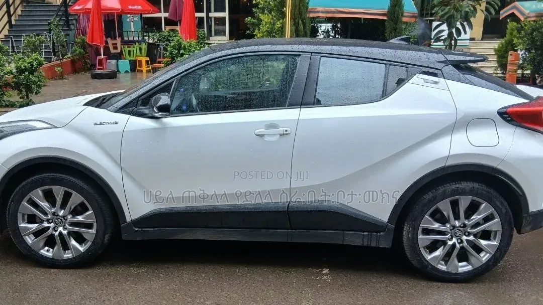 Toyota C-HR 2023 White
