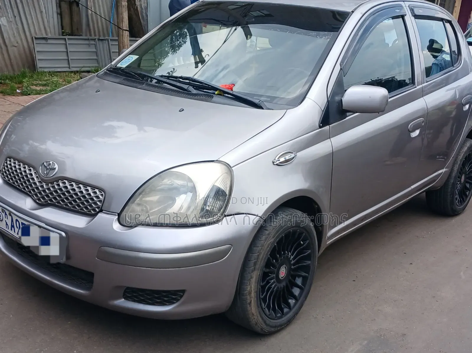 Toyota Vitz 2004 Purple
