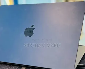 New Laptop Apple MacBook Air 2024 M3 8GB Intel Core M3 SSD 256GB