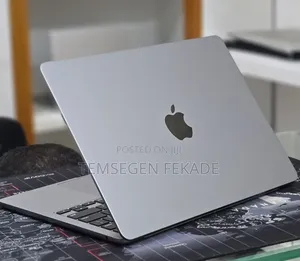New Laptop Apple MacBook Air 2022 M2 8GB Apple M2 SSD 256GB