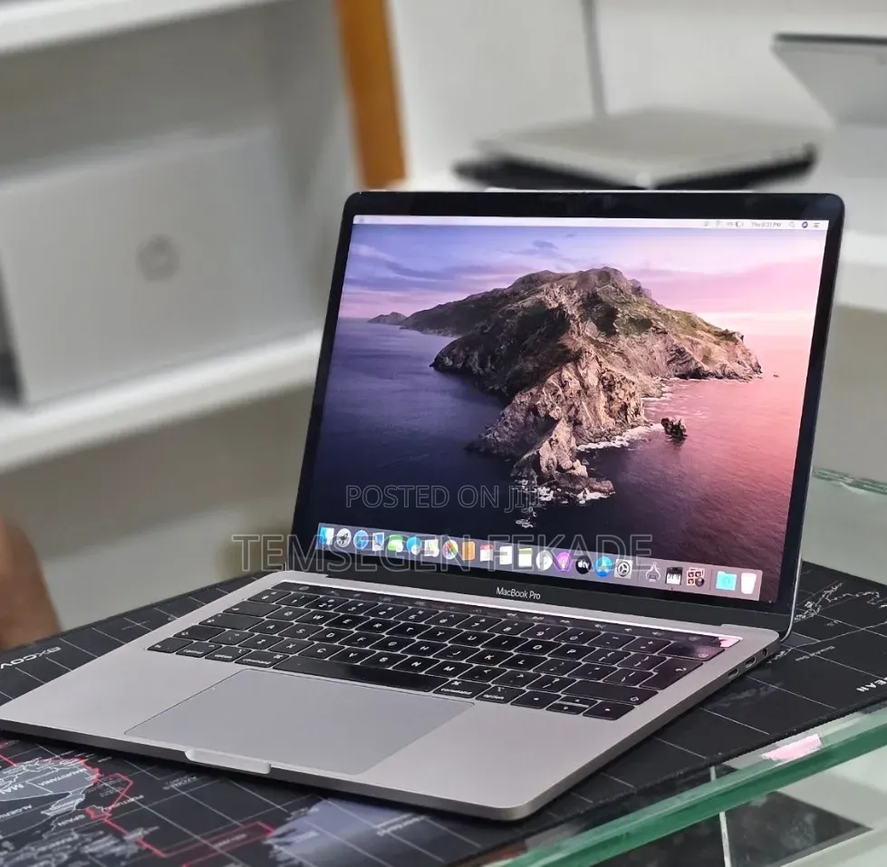 New Laptop Apple MacBook Pro 2019 16GB Intel Core i7 SSD 512GB