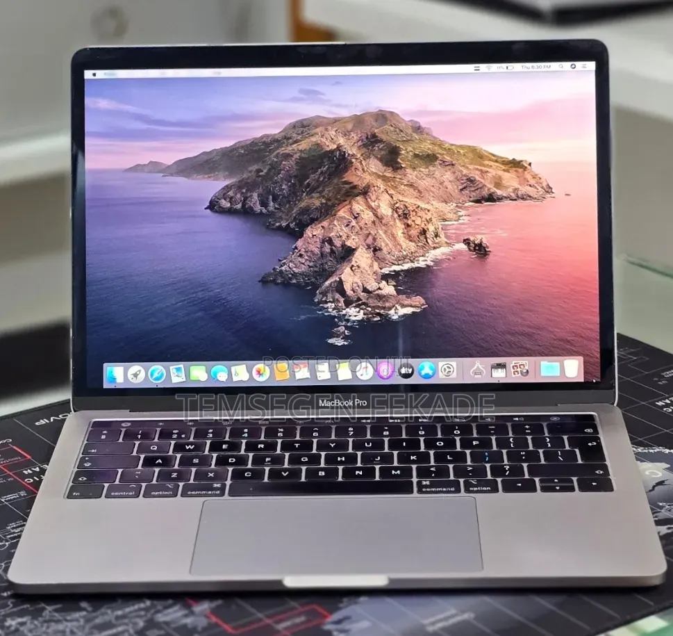 New Laptop Apple MacBook Pro 2019 16GB Intel Core i7 SSD 512GB