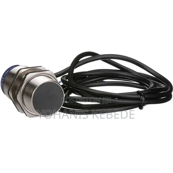 XS618B1MBL2 M18 Telemecanique Sensor