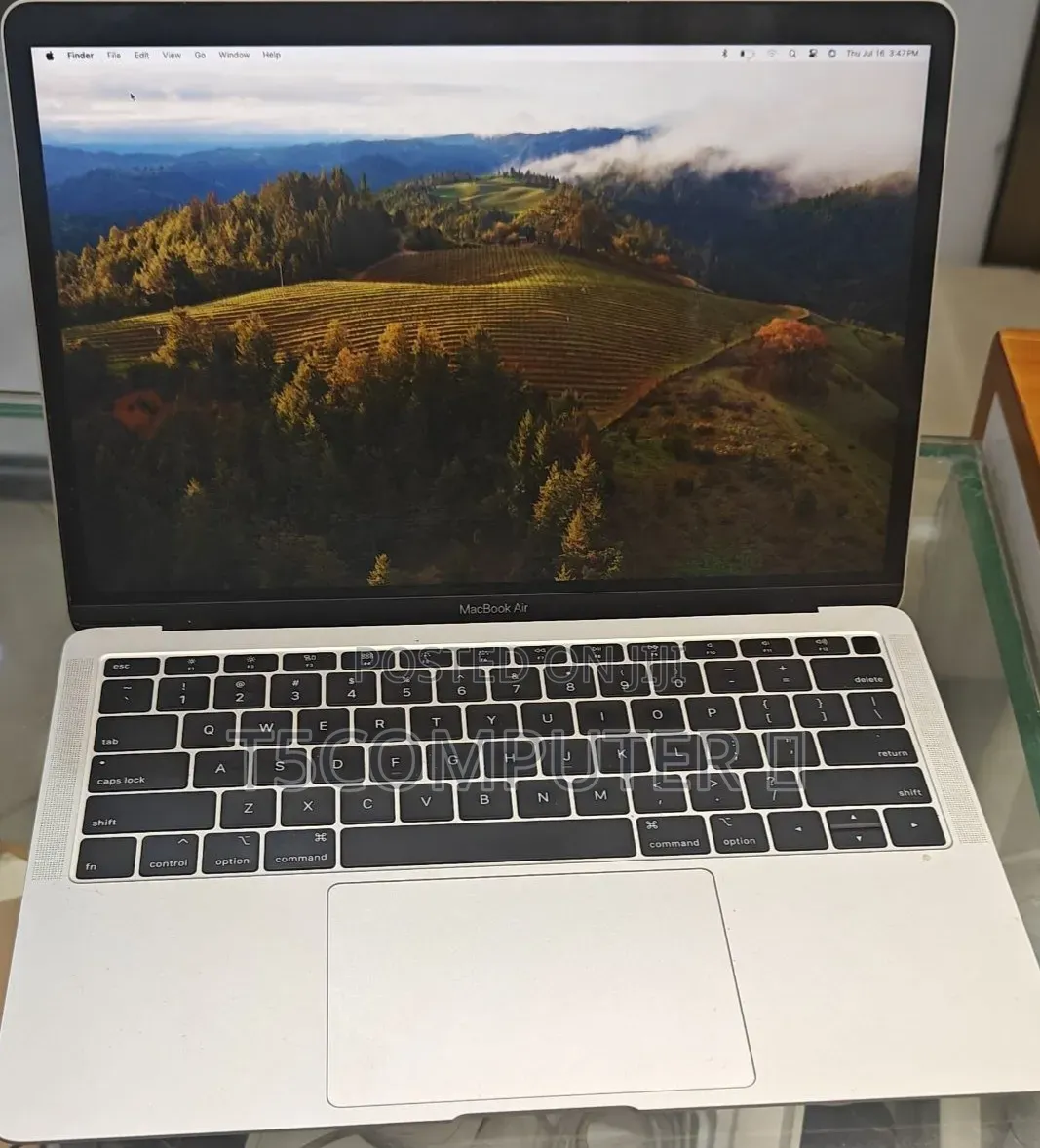New Laptop Apple MacBook Pro 2019 8GB Intel Core i5 SSD 256GB