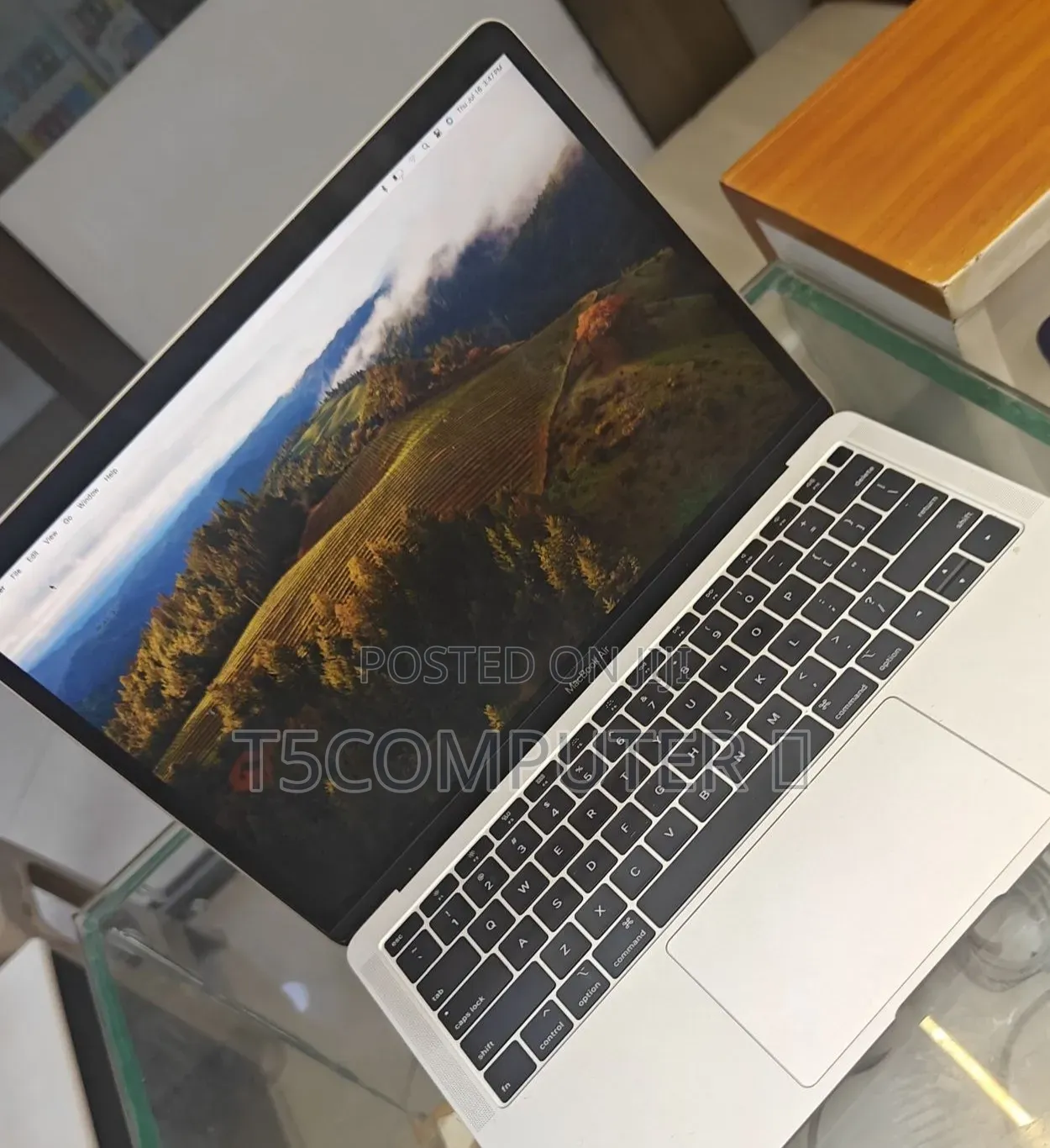 New Laptop Apple MacBook Pro 2019 8GB Intel Core i5 SSD 256GB