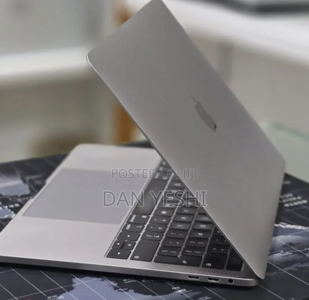 New Laptop Apple MacBook Pro 2019 16GB Intel Core i7 SSD 512GB