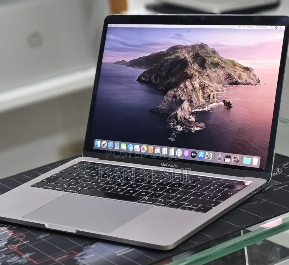 New Laptop Apple MacBook Pro 2019 16GB Intel Core i7 SSD 512GB