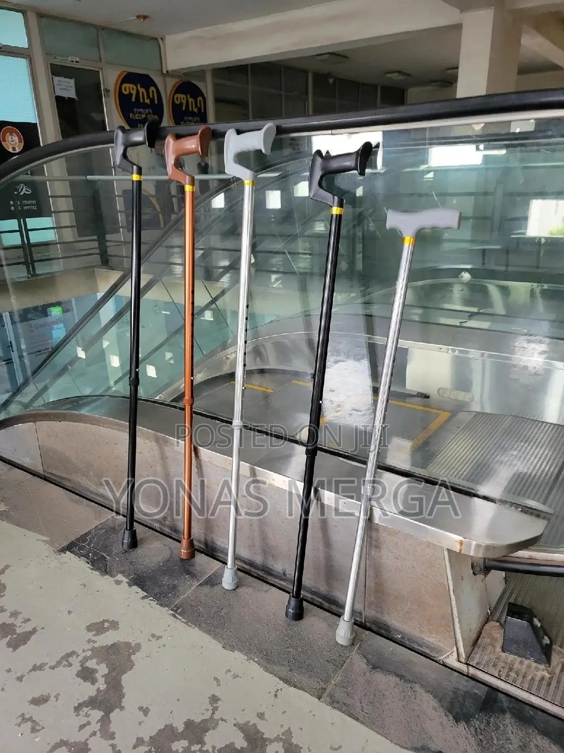 Hand Walking Stick Expandable Stainless Steel Lathi Silver, Black,