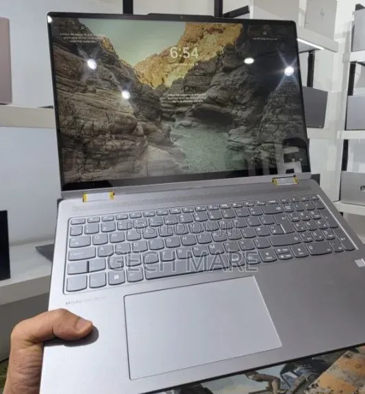 New Laptop Lenovo Yoga 7i 16GB AMD Ryzen 7 SSD 512GB