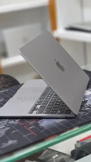 New Laptop Apple MacBook Air 2022 M2 8GB Apple M2 SSD 256GB