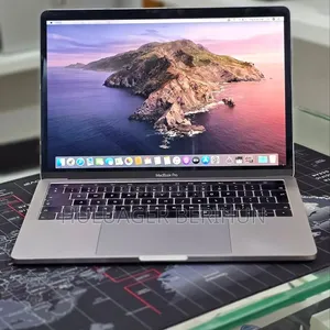 New Laptop Apple MacBook Pro 2017 16GB Intel Core i7 SSD 512GB