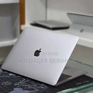 New Laptop Apple MacBook Pro 2017 16GB Intel Core i7 SSD 512GB