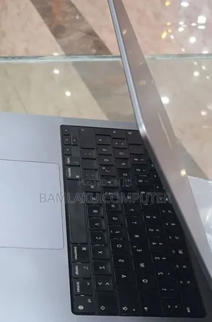 New Laptop Apple MacBook Pro 2021 M1 32GB Apple M1 Pro SSD 1T