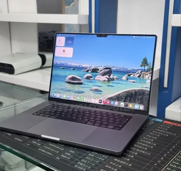 New Laptop Apple MacBook Pro 2021 M1 16GB Apple M1 Pro SSD 512GB