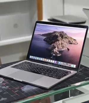 New Laptop Apple MacBook Pro 2019 16GB Intel Core i7 SSD 512GB