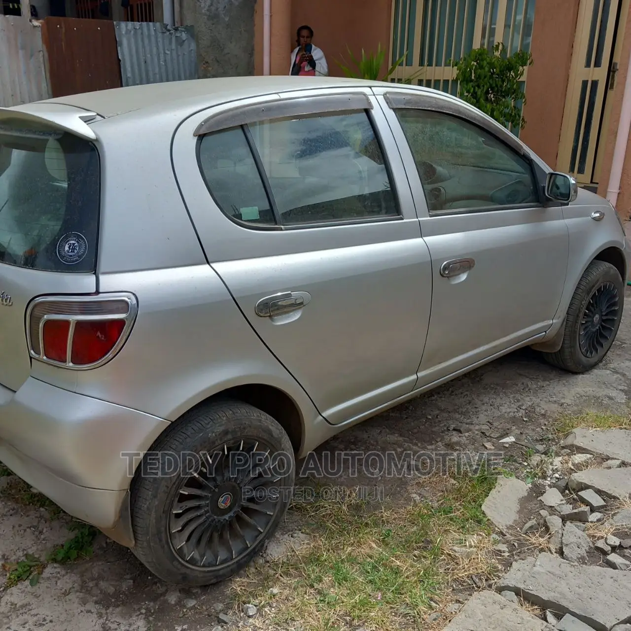 Toyota Vitz 2001