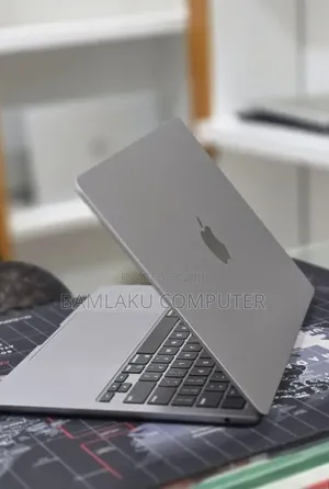 New Laptop Apple MacBook Air 2022 M2 8GB Apple M2 SSD 256GB