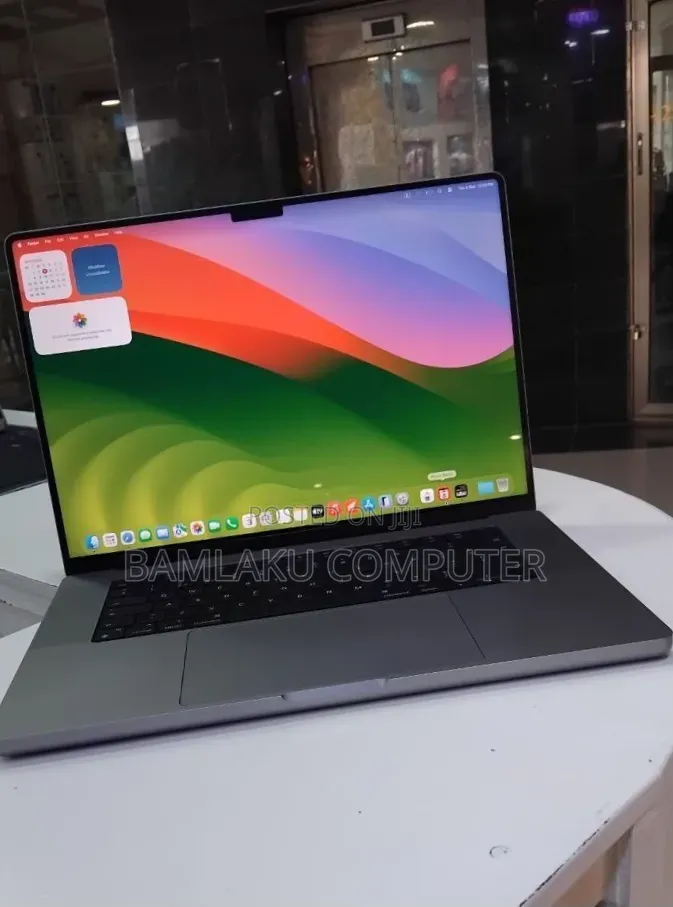 New Laptop Apple MacBook Pro 2021 M1 Max 64GB Apple M1 Max SSD 1T