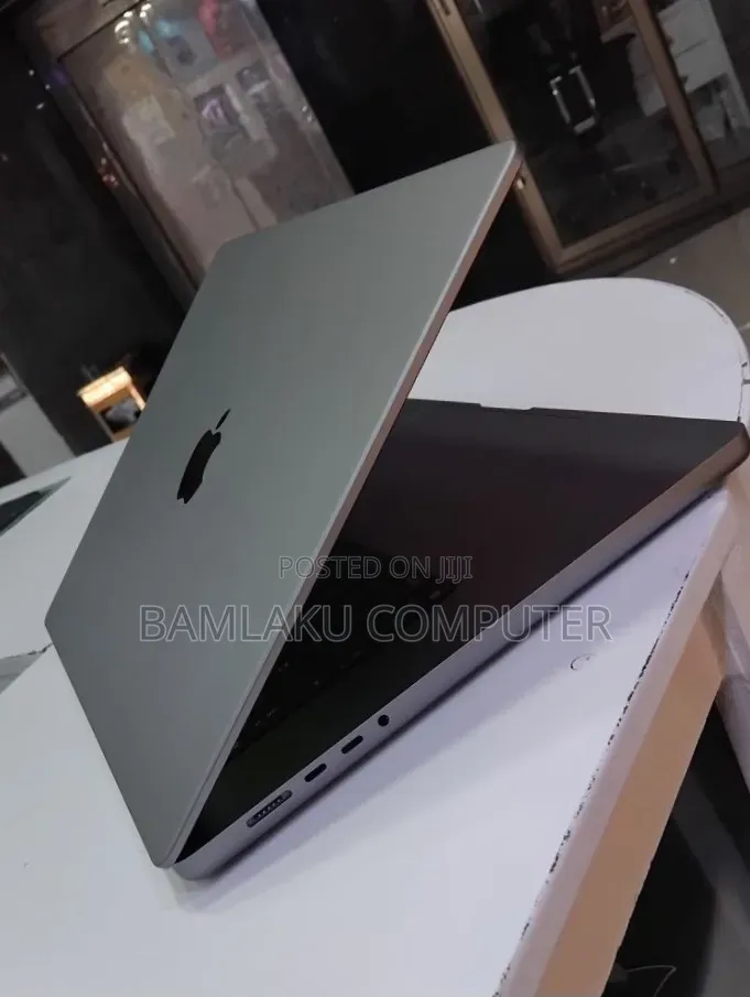 New Laptop Apple MacBook Pro 2021 M1 Max 64GB Apple M1 Max SSD 1T