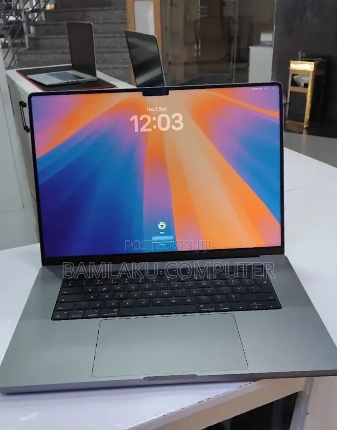 New Laptop Apple MacBook Pro 2021 M1 Max 64GB Apple M1 Max SSD 1T