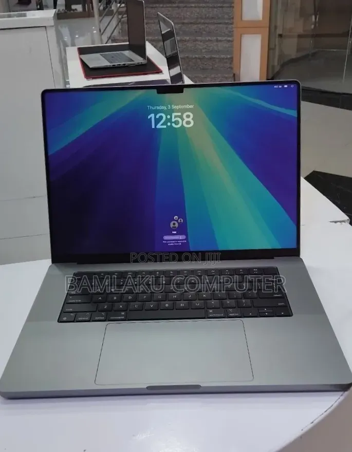New Laptop Apple MacBook Pro 2021 M1 Max 32GB Apple M1 Max SSD 1T