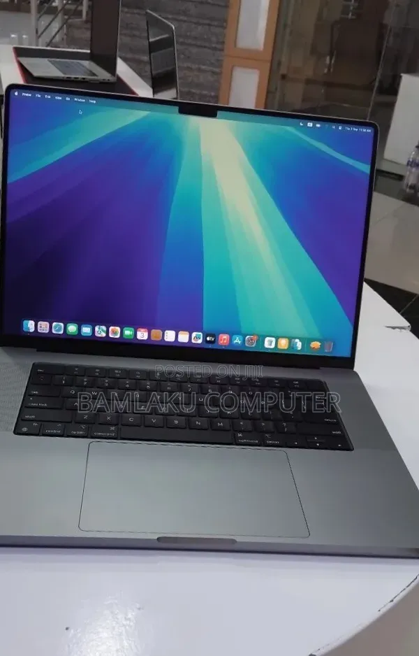 New Laptop Apple MacBook Pro 2021 M1 Max 32GB Apple M1 Max SSD 1T