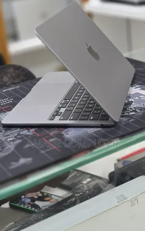 New Laptop Apple MacBook Air 2022 M2 8GB Apple M2 SSD 256GB