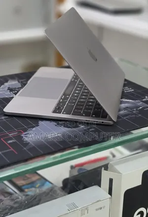 New Laptop Apple MacBook Pro 2019 16GB Intel Core i7 SSD 512GB