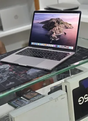 New Laptop Apple MacBook Pro 2019 16GB Intel Core i7 SSD 512GB