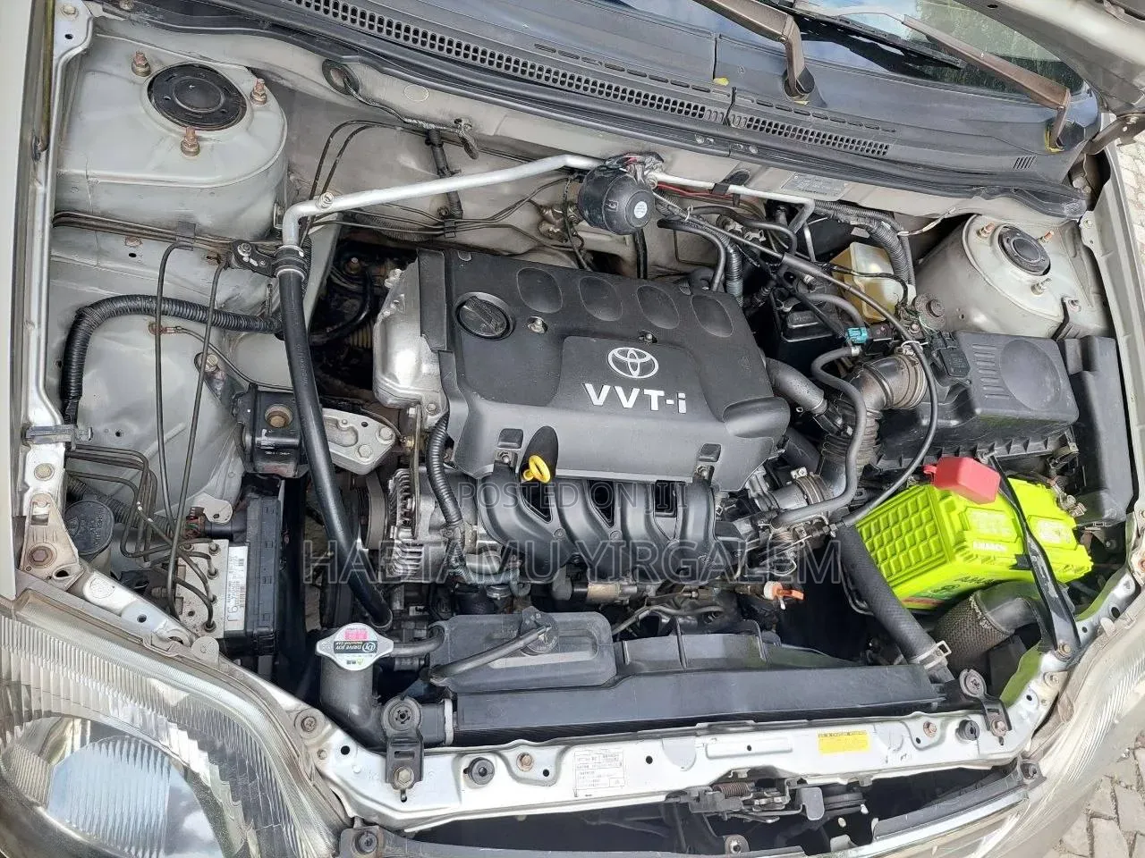 Toyota Vitz 2004 Silver