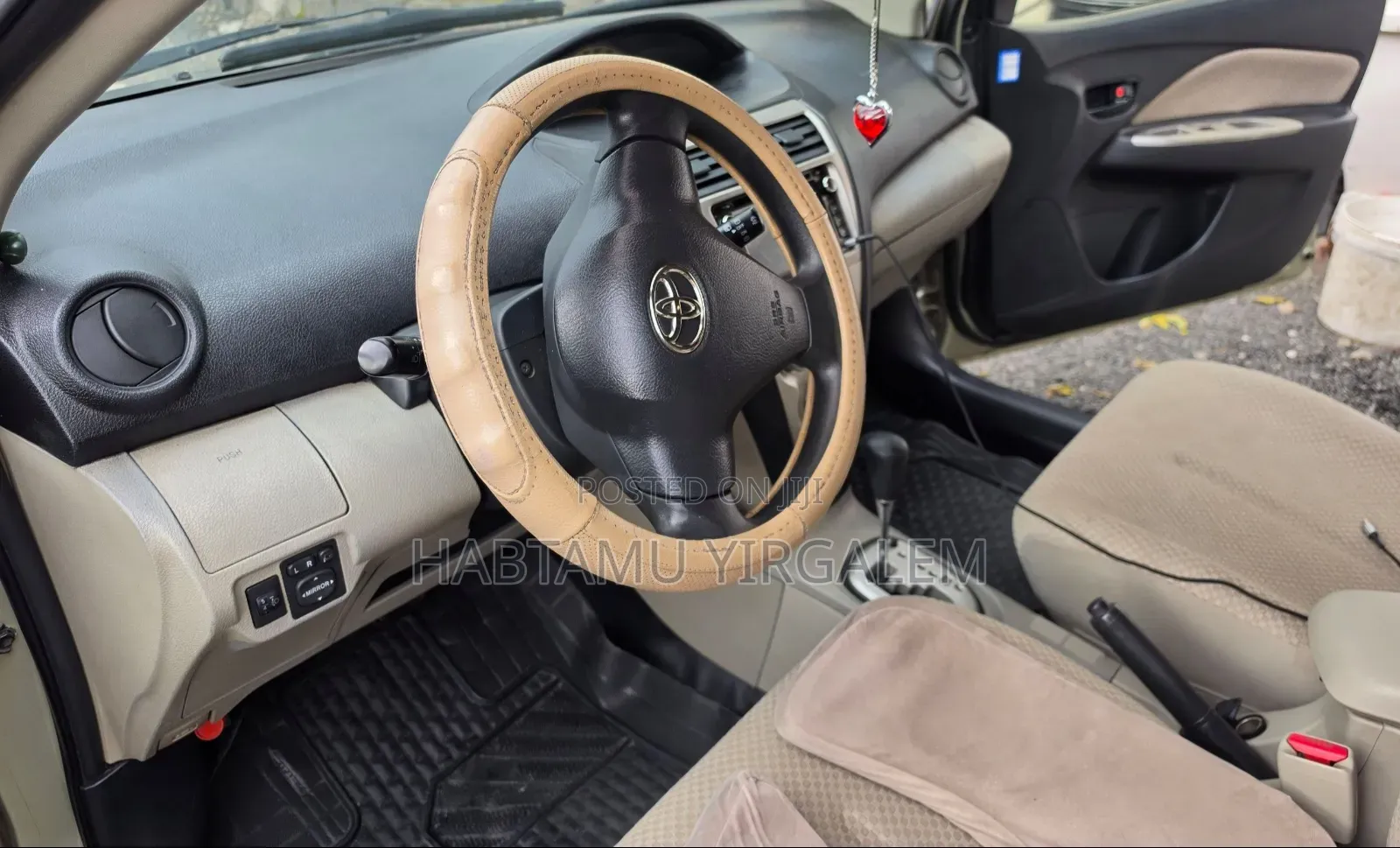 Toyota Yaris 2009 Yellow