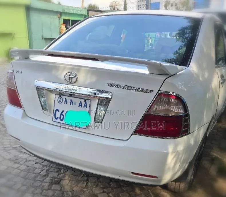 Toyota Corolla 2005 White