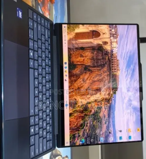 New Laptop Lenovo Yoga 7i 16GB Intel Core Ultra 7 SSD 1T