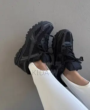 #Vomero 5 Black