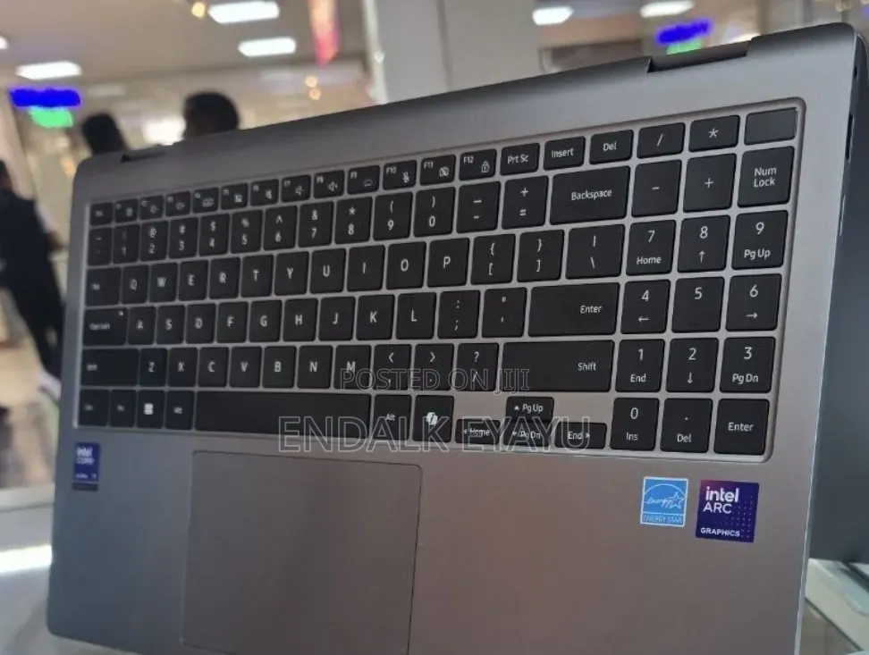 New Laptop Samsung 16GB Intel Core Ultra 7 SSD 512GB