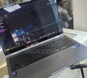 New Laptop Samsung 16GB Intel Core Ultra 7 SSD 512GB