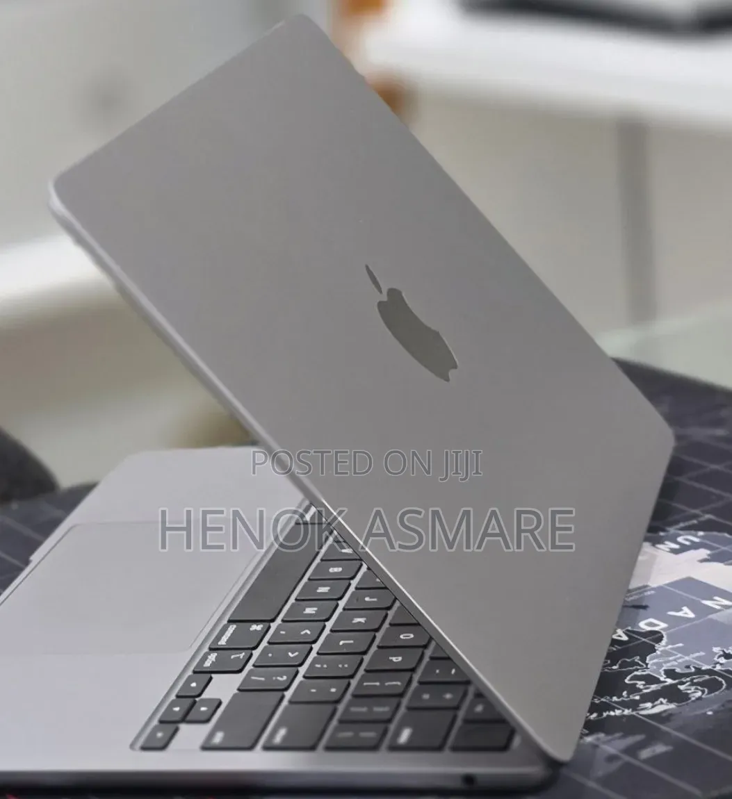 New Laptop Apple MacBook Air 2022 M2 8GB Apple M2 SSD 256GB