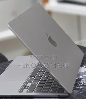 New Laptop Apple MacBook Air 2022 M2 8GB Apple M2 SSD 256GB