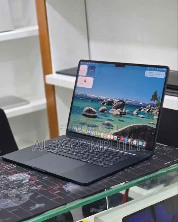 New Laptop Apple MacBook Air 2025 M4 16GB Apple M4 SSD 256GB