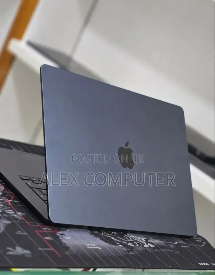 New Laptop Apple MacBook Air 2025 M4 16GB Apple M4 SSD 256GB