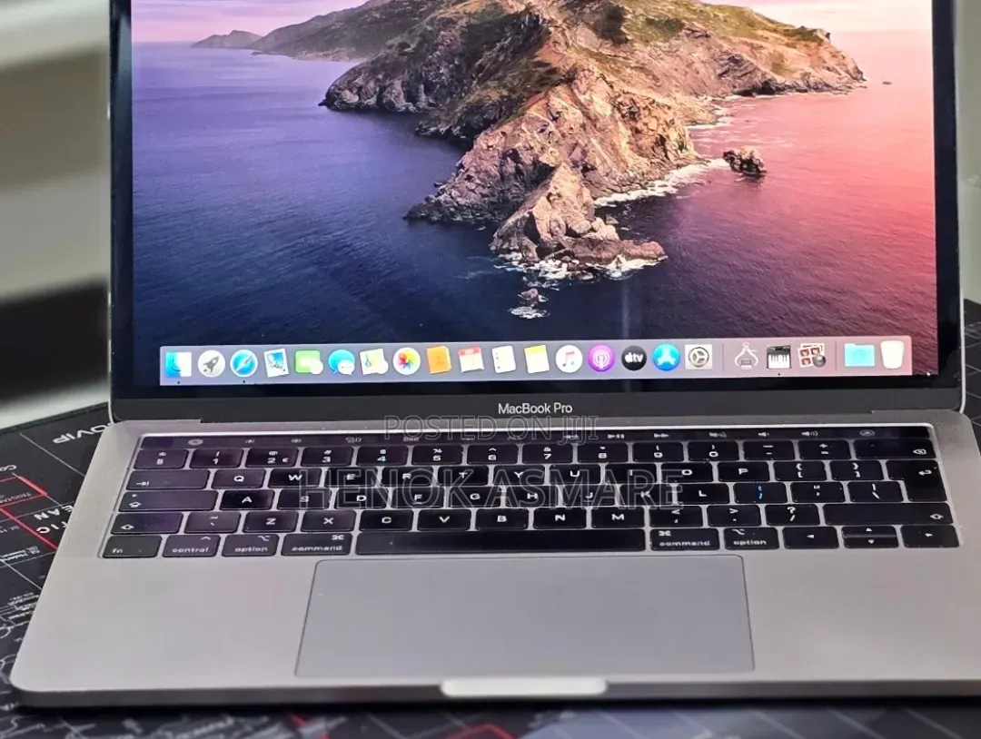 New Laptop Apple MacBook Pro 2019 16GB Intel Core i7 SSD 512GB