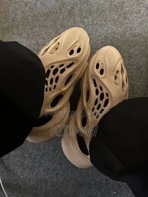 Yezzy Foam Runers