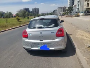 Suzuki Swift 2022 Silver